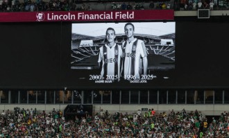 高清：世俱杯切尔西2-1进四强 赛前悼念若塔兄弟
        
    高清：世俱杯切尔西2-1进四强 赛前悼念若塔兄弟