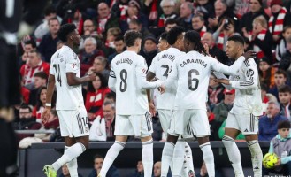 西甲争冠格局因此3-0大变，皇马仅落后巴萨1分，姆巴佩追平C罗神纪录